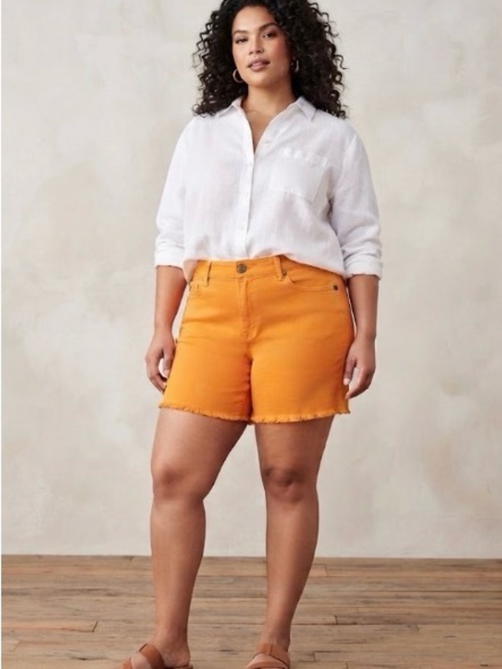 Judy Blue Mide Rise Frayed Hem Shorts